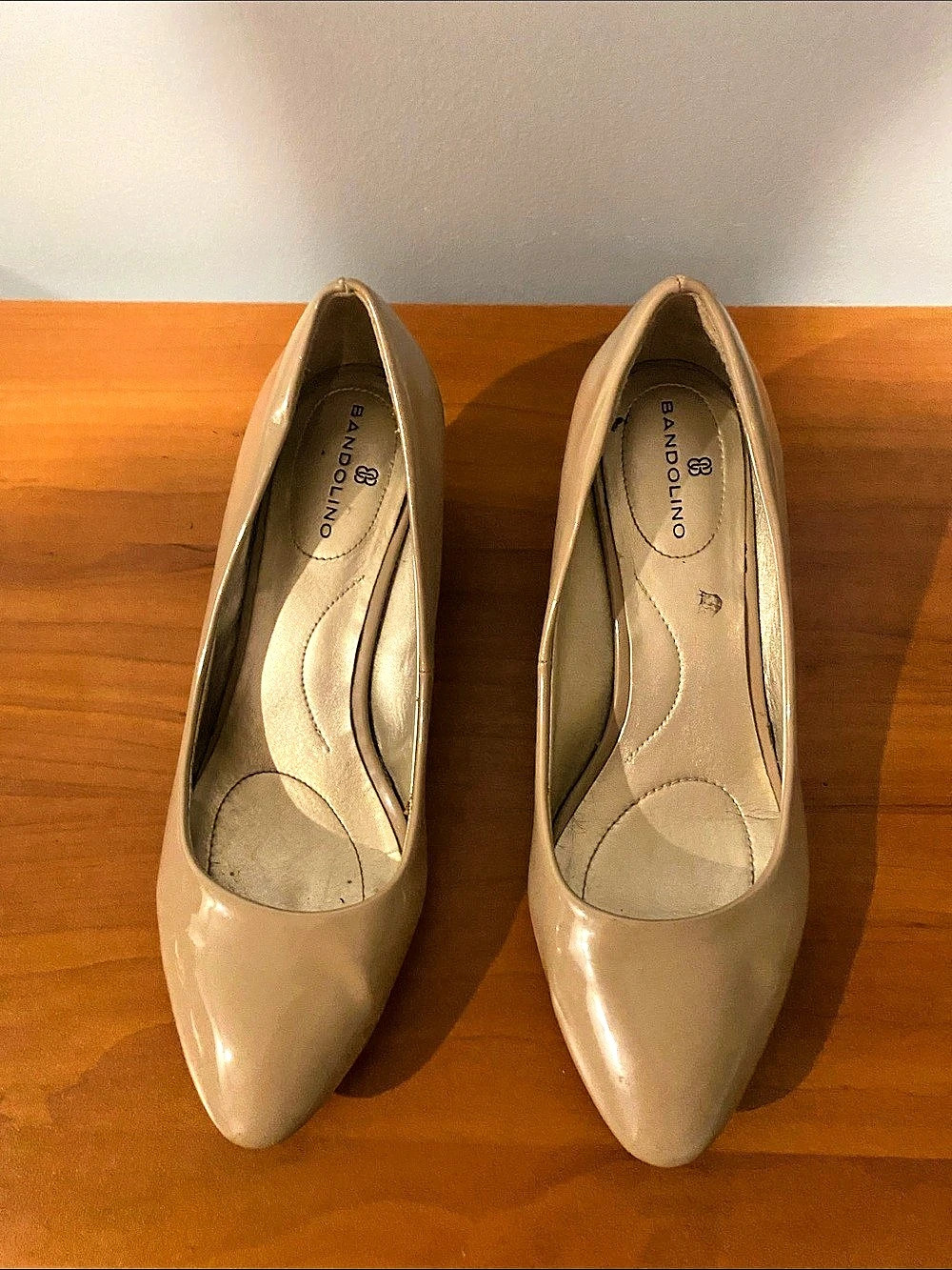 Bandolino Pointed Toe Heels in Beige US 8
